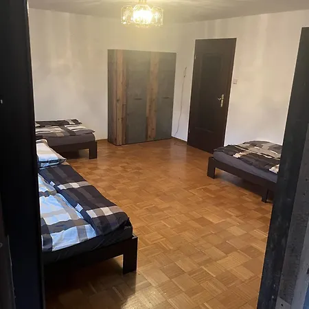 Monteurhaus In Eigener Garten, Gute Anbindung Hanower