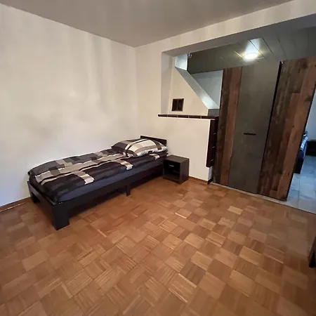 Albergue Monteurhaus In Eigener Garten, Gute Anbindung *